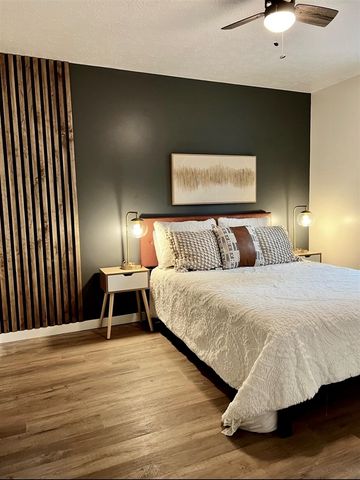 121 Henderson Place Place, Cadillac, MI 49601