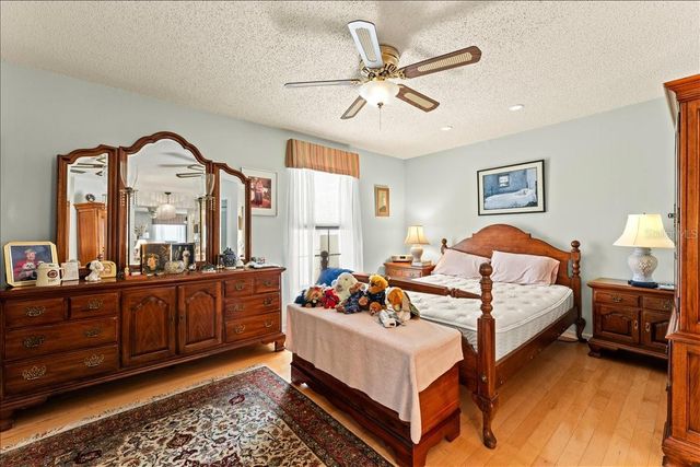 13014 VILLAGE CHASE CIRCLE, Tampa, FL 33618