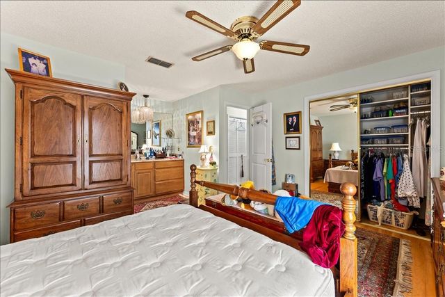 13014 VILLAGE CHASE CIRCLE, Tampa, FL 33618