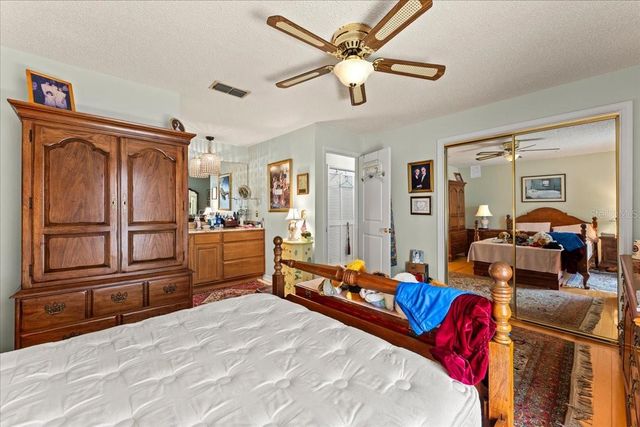 13014 VILLAGE CHASE CIRCLE, Tampa, FL 33618