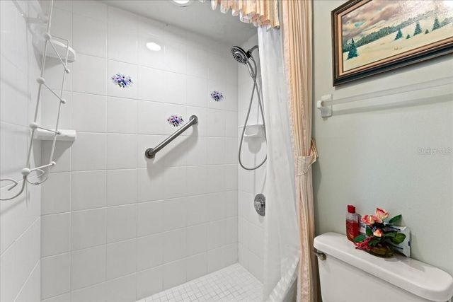 13014 VILLAGE CHASE CIRCLE, Tampa, FL 33618