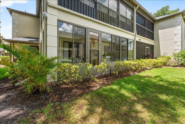 13014 VILLAGE CHASE CIRCLE, Tampa, FL 33618