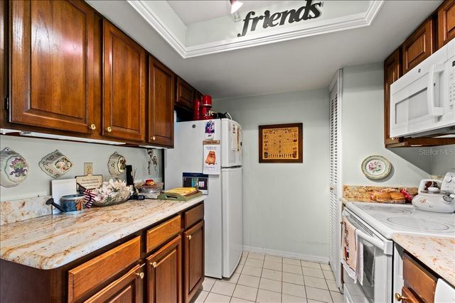 13014 VILLAGE CHASE CIRCLE, Tampa, FL 33618