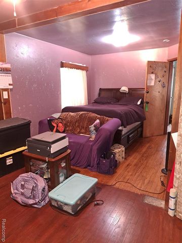 9555 Decatur Street, Detroit, MI 48227