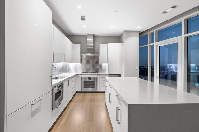 4521 San Felipe Street 2601, Houston, TX 77027