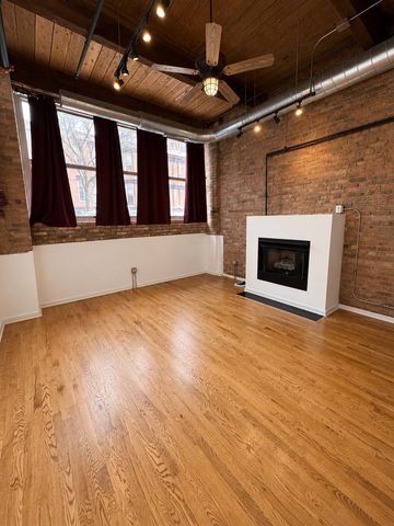 1500 W Monroe Street 123, Chicago, IL 60607
