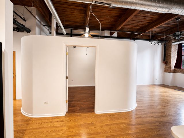 1500 W Monroe Street 123, Chicago, IL 60607