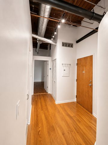 1500 W Monroe Street 123, Chicago, IL 60607