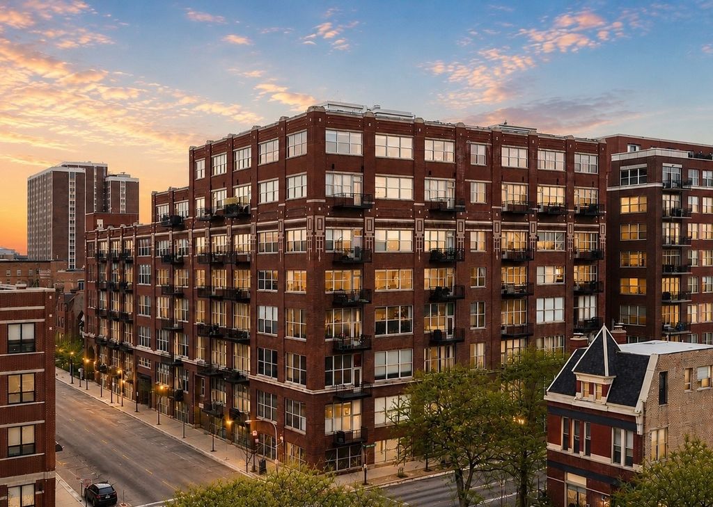 1500 W Monroe Street 123, Chicago, IL 60607