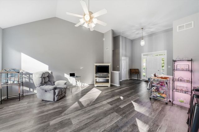 487 Kelly Avenue, Yorkville, IL 60560