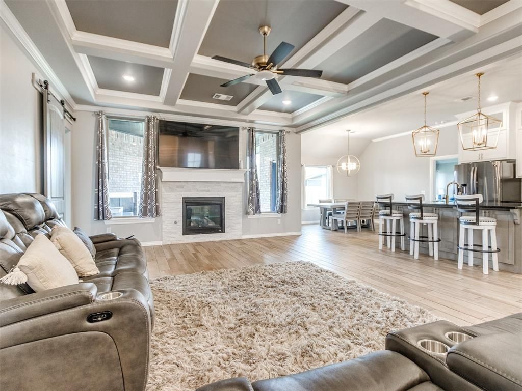 701 Bison Crossing Drive, Yukon, OK 73099