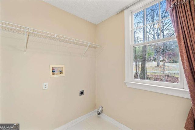 1811 Lake Cove Drive SW, Atlanta, GA 30331