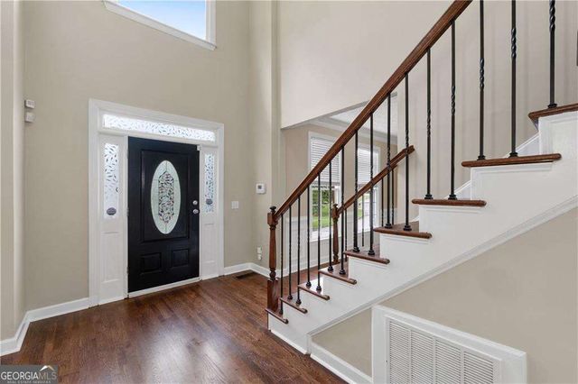 1811 Lake Cove Drive SW, Atlanta, GA 30331