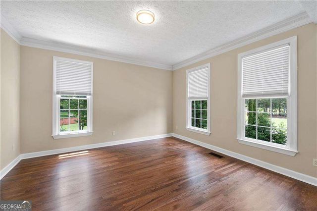 1811 Lake Cove Drive SW, Atlanta, GA 30331