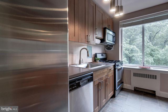 4100 W St NW Apt 416, Washington, DC 20007