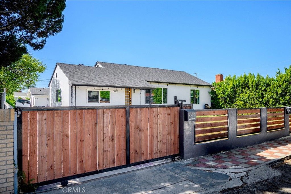 8881 Morehart Avenue, Sun Valley, CA 91352 — exterior