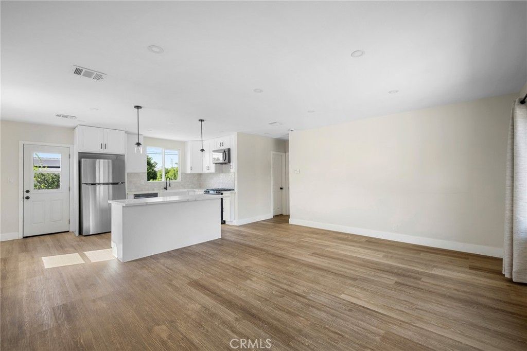 8881 Morehart Avenue, Sun Valley, CA 91352 — photo 4