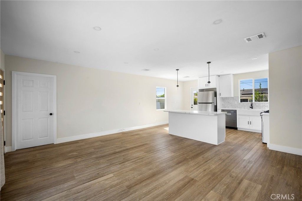 8881 Morehart Avenue, Sun Valley, CA 91352 — photo 5