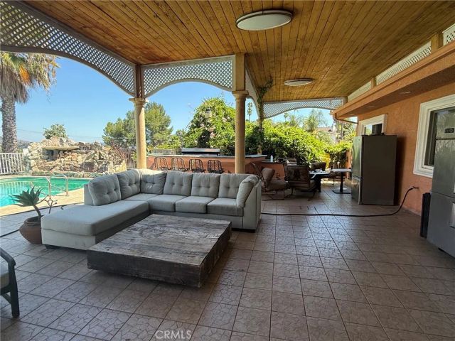 1606 Glenmont Drive, Glendale, CA 91207