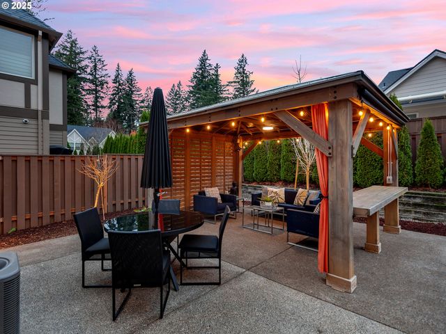 15413 Se CLARK St, Happy Valley, OR 97086