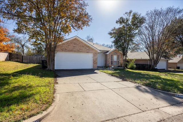 1309 Mcanear Court, Cleburne, TX 76033