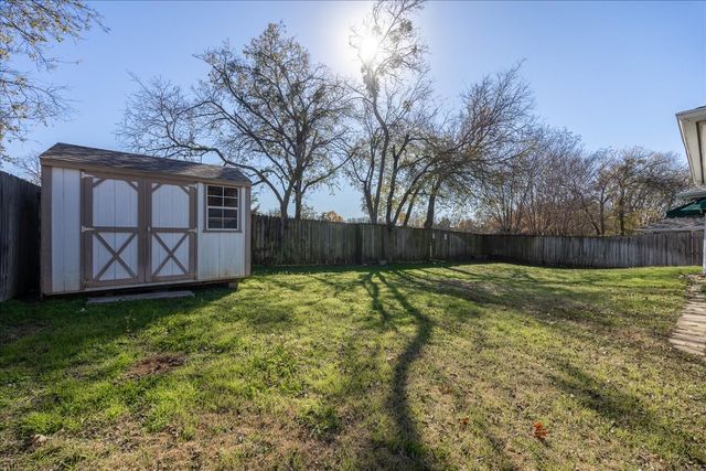 1309 Mcanear Court, Cleburne, TX 76033