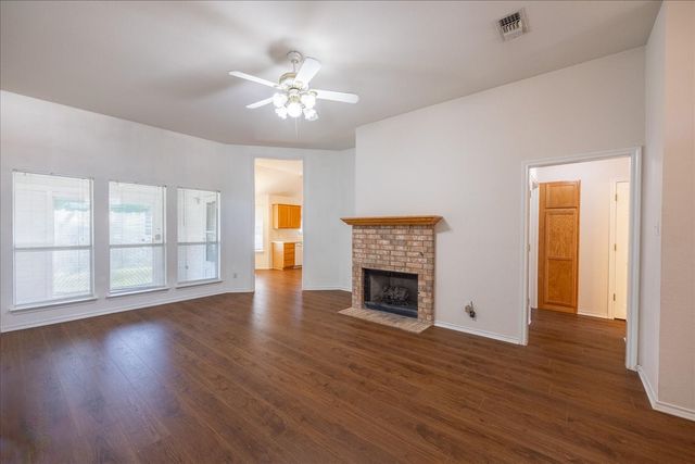 1309 Mcanear Court, Cleburne, TX 76033