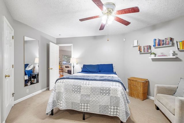 102 Oak Leaf Dr, Hendersonville, TN 37075