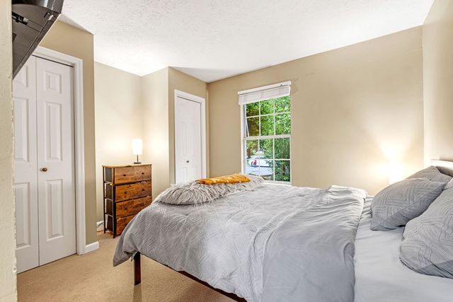 102 Oak Leaf Dr, Hendersonville, TN 37075