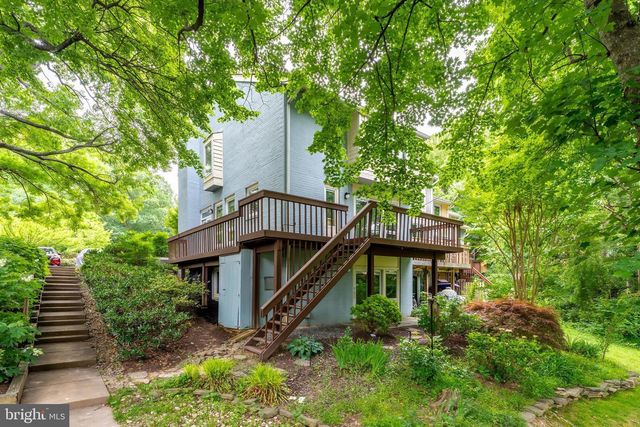 2020 CHADDS FORD DR, Reston, VA 20191