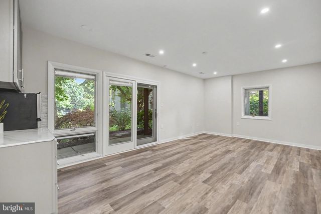 2020 CHADDS FORD DR, Reston, VA 20191