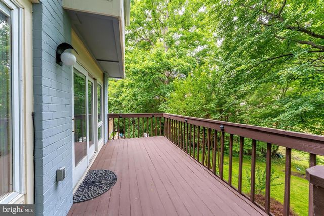 2020 CHADDS FORD DR, Reston, VA 20191
