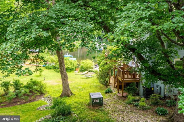 2020 CHADDS FORD DR, Reston, VA 20191