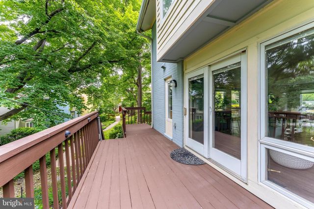 2020 CHADDS FORD DR, Reston, VA 20191