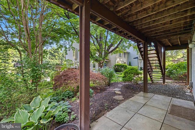 2020 CHADDS FORD DR, Reston, VA 20191