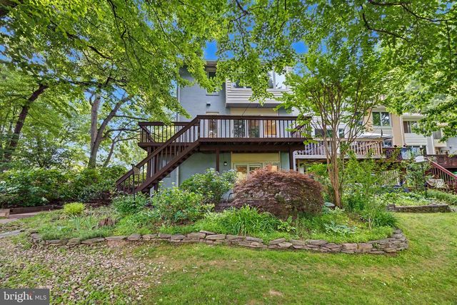 2020 CHADDS FORD DR, Reston, VA 20191