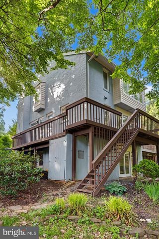 2020 CHADDS FORD DR, Reston, VA 20191