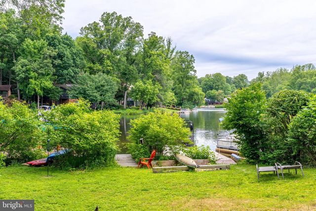 2020 CHADDS FORD DR, Reston, VA 20191