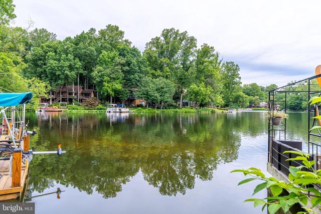 2020 CHADDS FORD DR, Reston, VA 20191