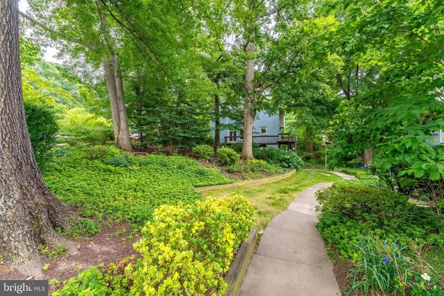 2020 CHADDS FORD DR, Reston, VA 20191