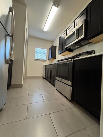 1660 Hawthorne Street, Houston, TX 77006