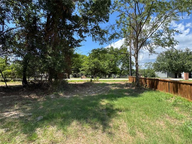 204 Kanakoa Drive, Tool, TX 75143