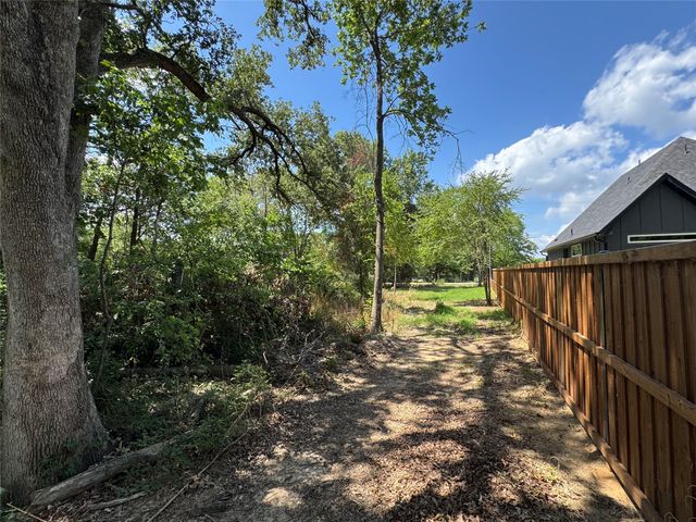 204 Kanakoa Drive, Tool, TX 75143