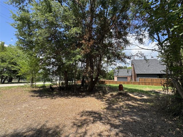 204 Kanakoa Drive, Tool, TX 75143