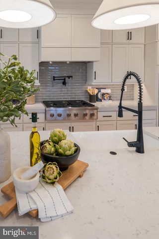 5399 RED OAK DR, Coopersburg, PA 18036