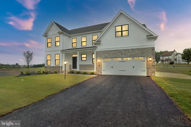 5399 RED OAK DR, Coopersburg, PA 18036