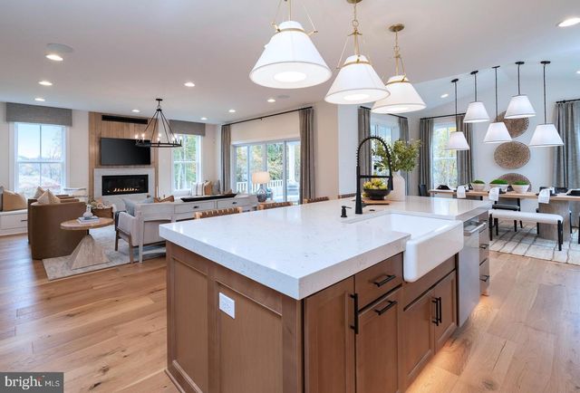 5399 RED OAK DR, Coopersburg, PA 18036