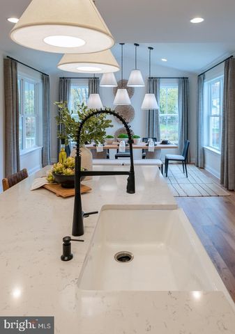 5399 RED OAK DR, Coopersburg, PA 18036