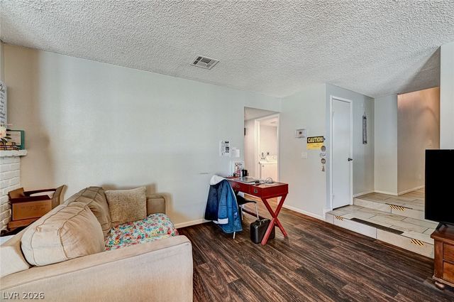 6729 Brunswick Circle, Las Vegas, NV 89107