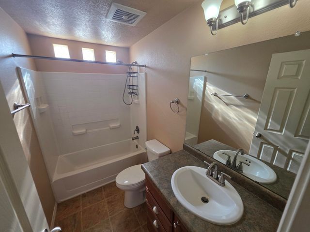 11008 ESCENSIA Street NW, Albuquerque, NM 87114
